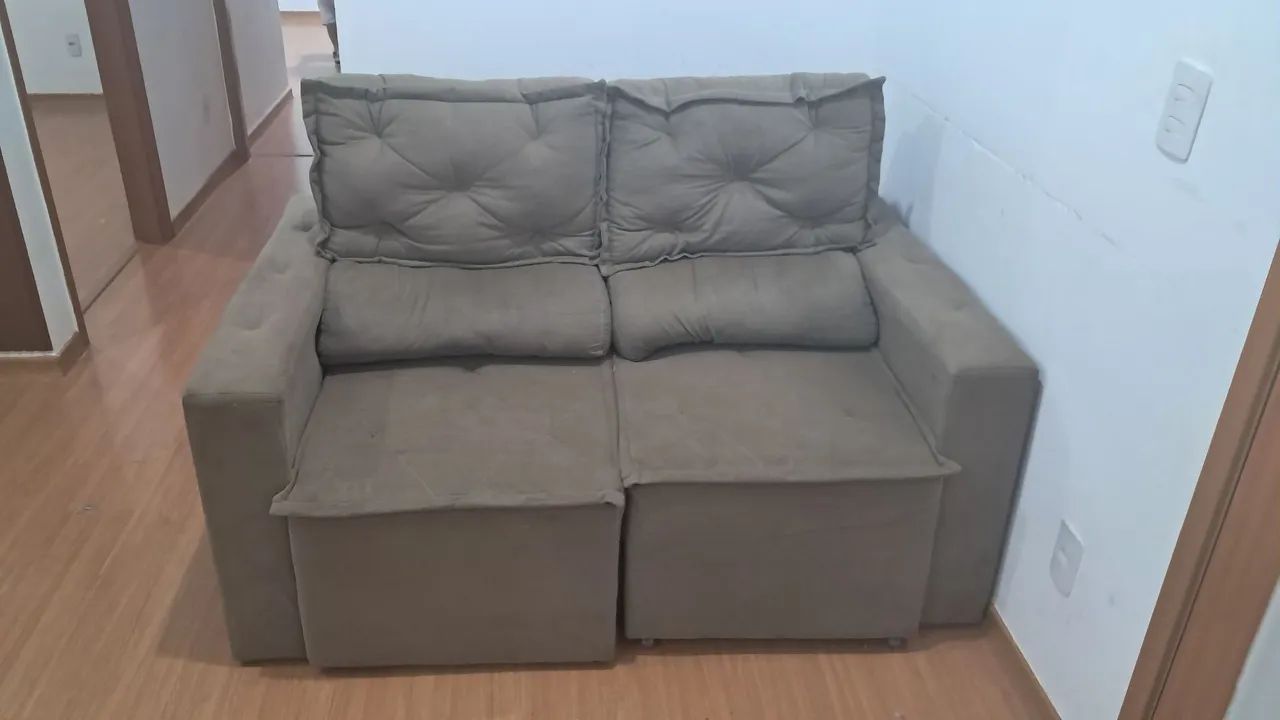 Sofá retrátil e reclinável 