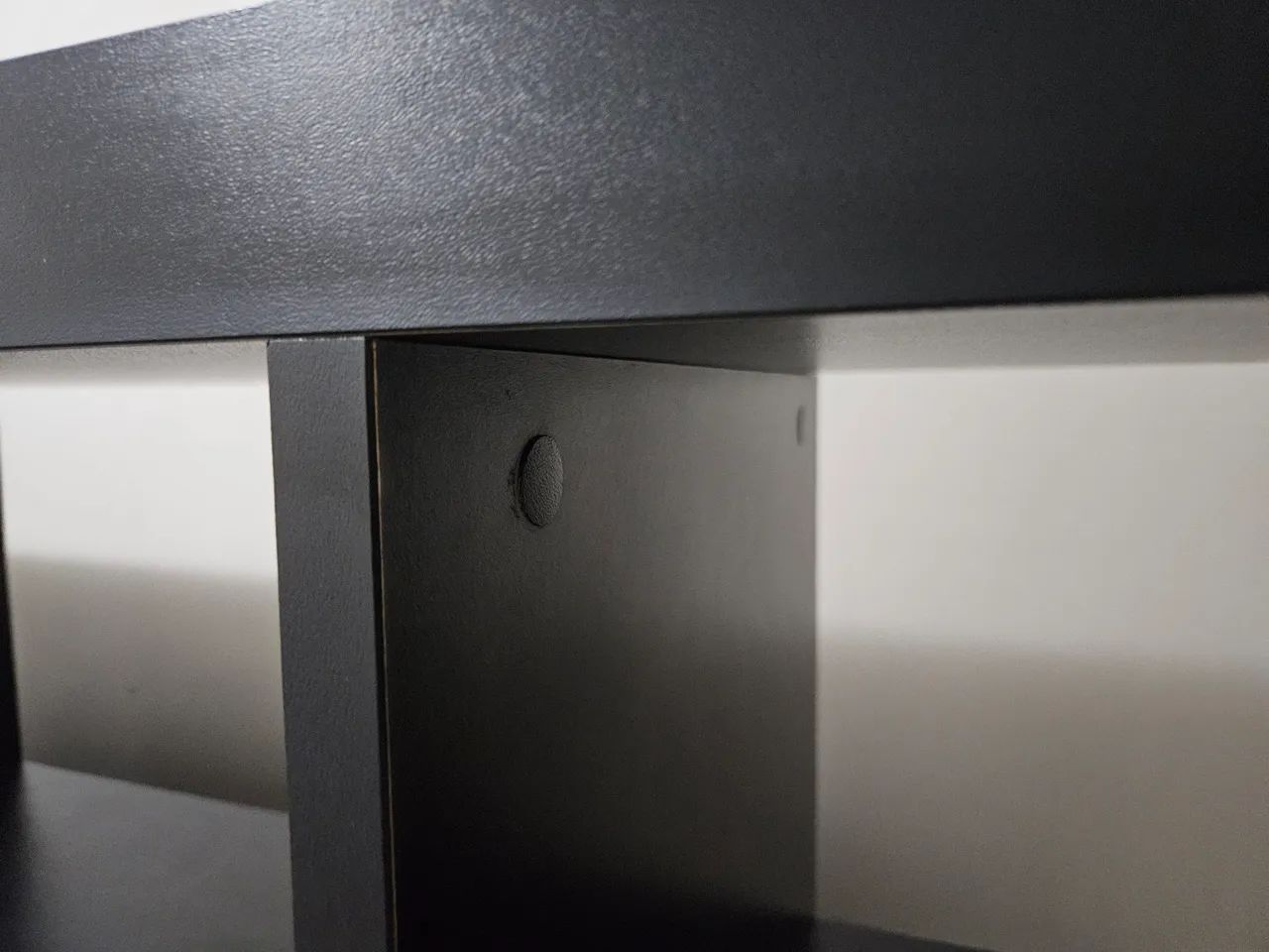 Estante modular preta com espaço para TV - Foto 5