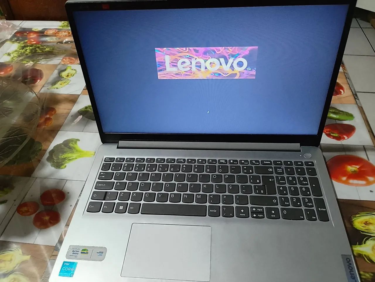Notebook Lenovo zerado - Foto 3