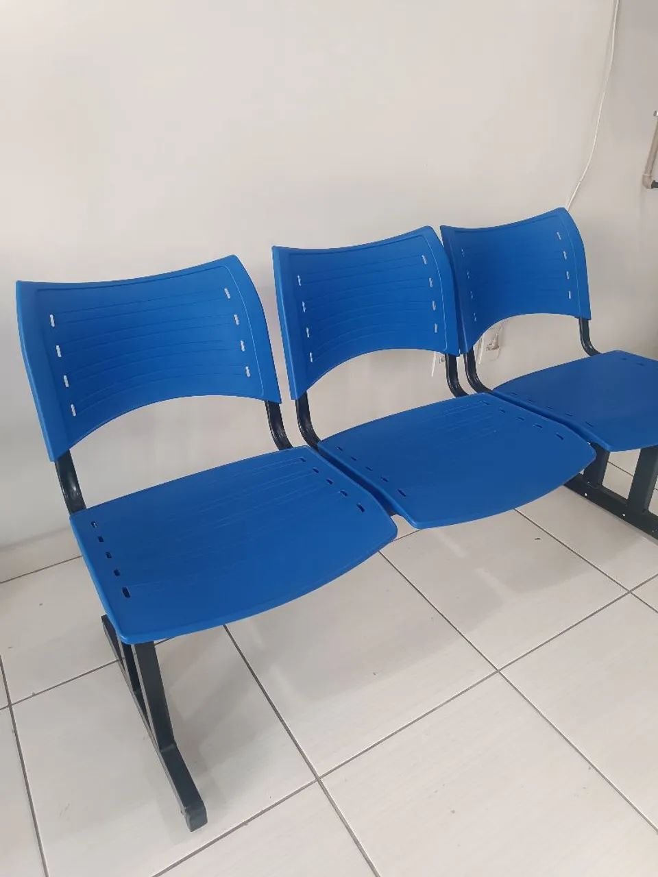 Vendo banco de espera 3 lugares  - Foto 2