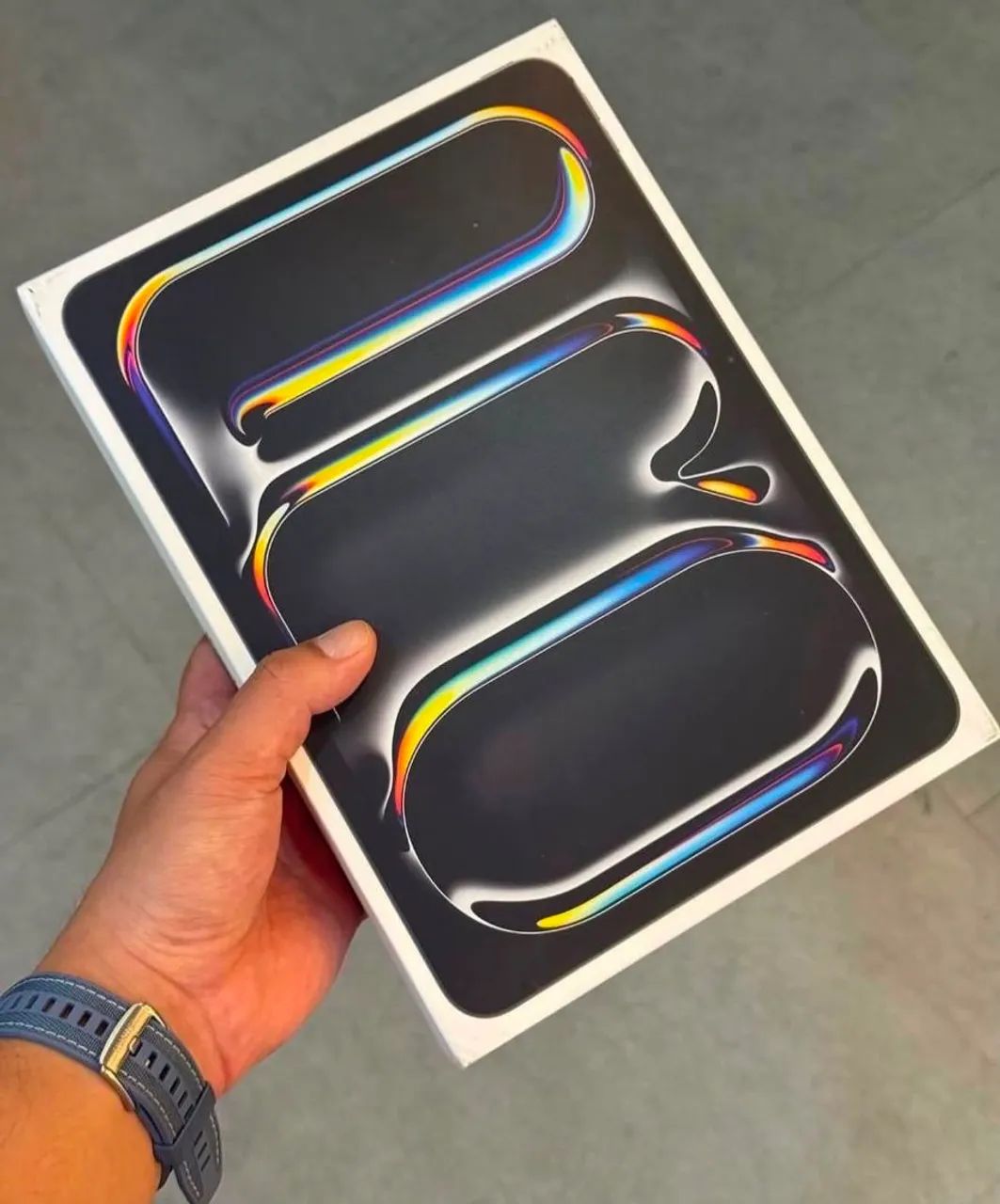 iPad Pro 13 polegadas - 256GB Wi-Fi |  M5 - black lacrado
