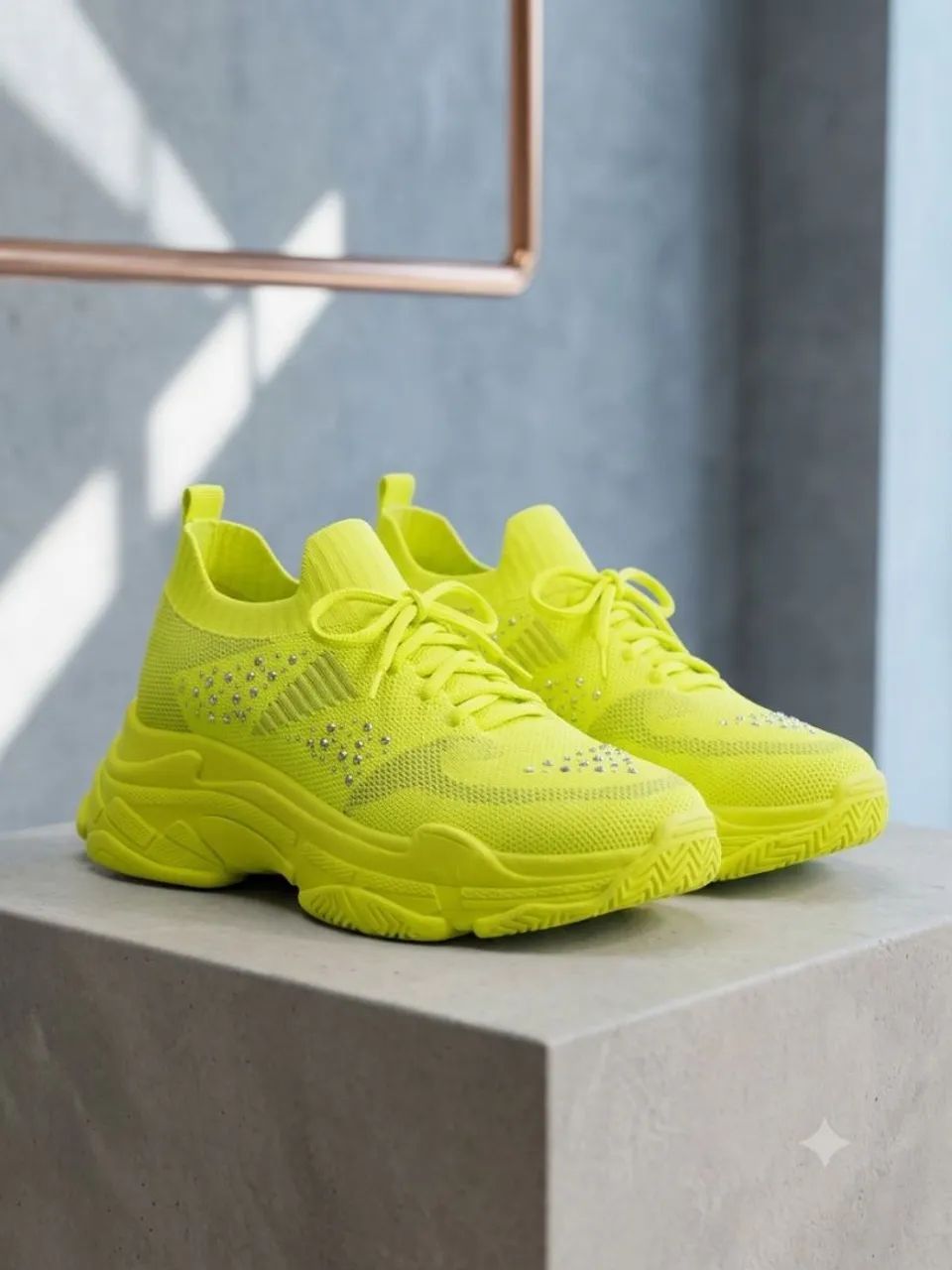 Sapato Amarelo neon modelo sock sneaker