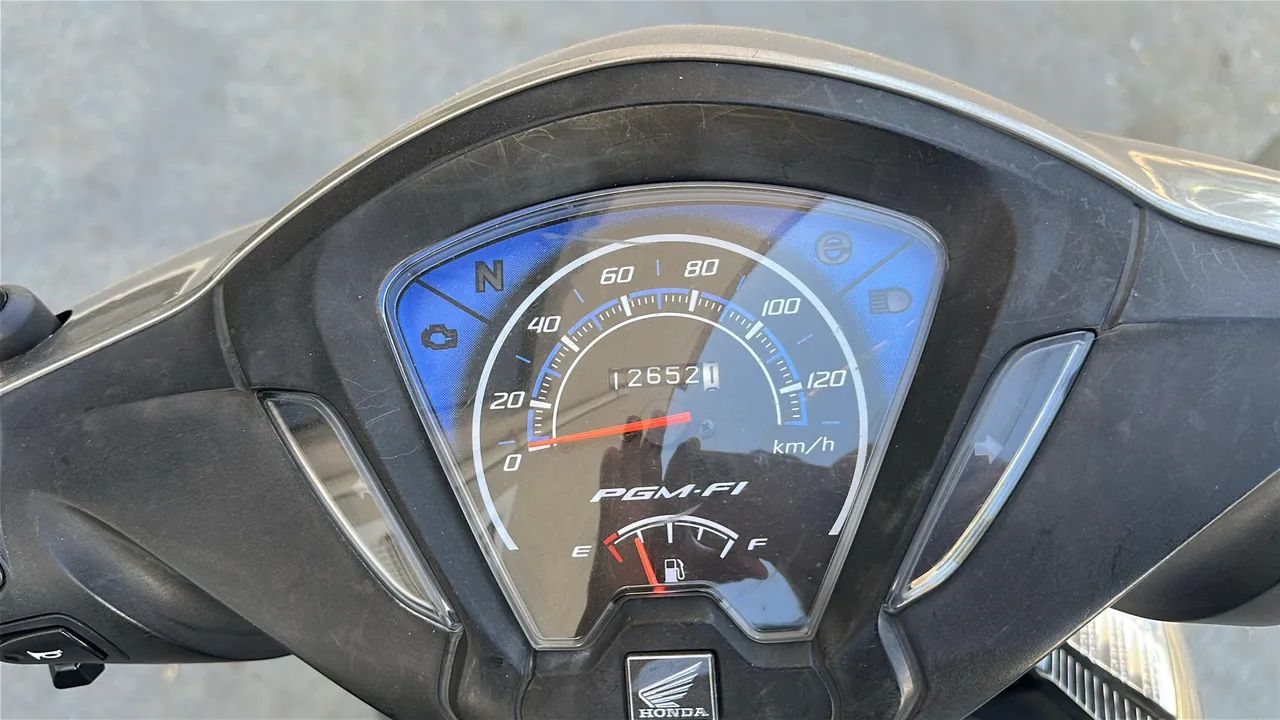 Moto com baixo km e muito conservada - Foto 2
