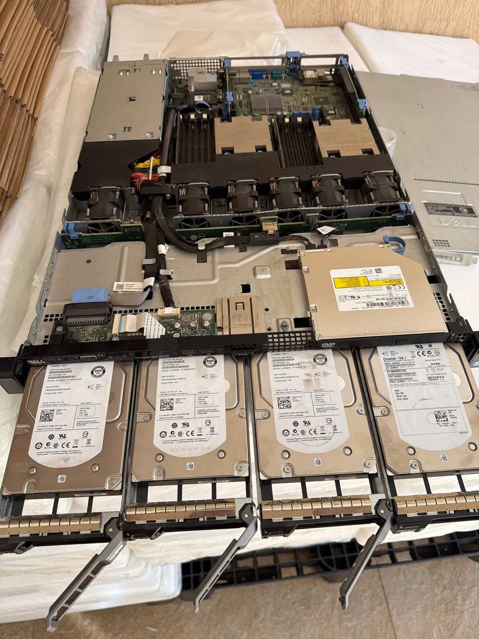 Servidor Dell PowerEdge R420 - 32 GB - Foto 2