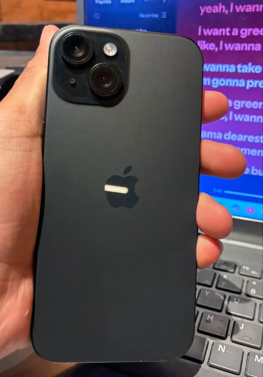 iPhone 15 semi novo - Foto 2