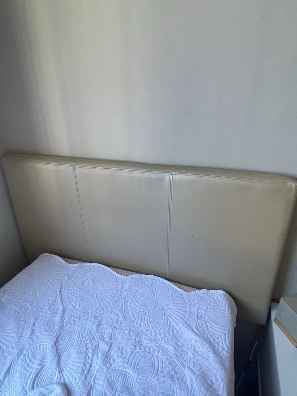 Cabeceira viúva e solteiro 