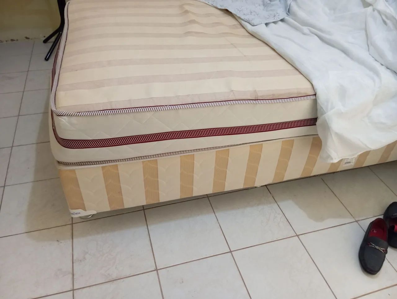 Base de cama spumaflex em bom estado de uso  - Foto 5