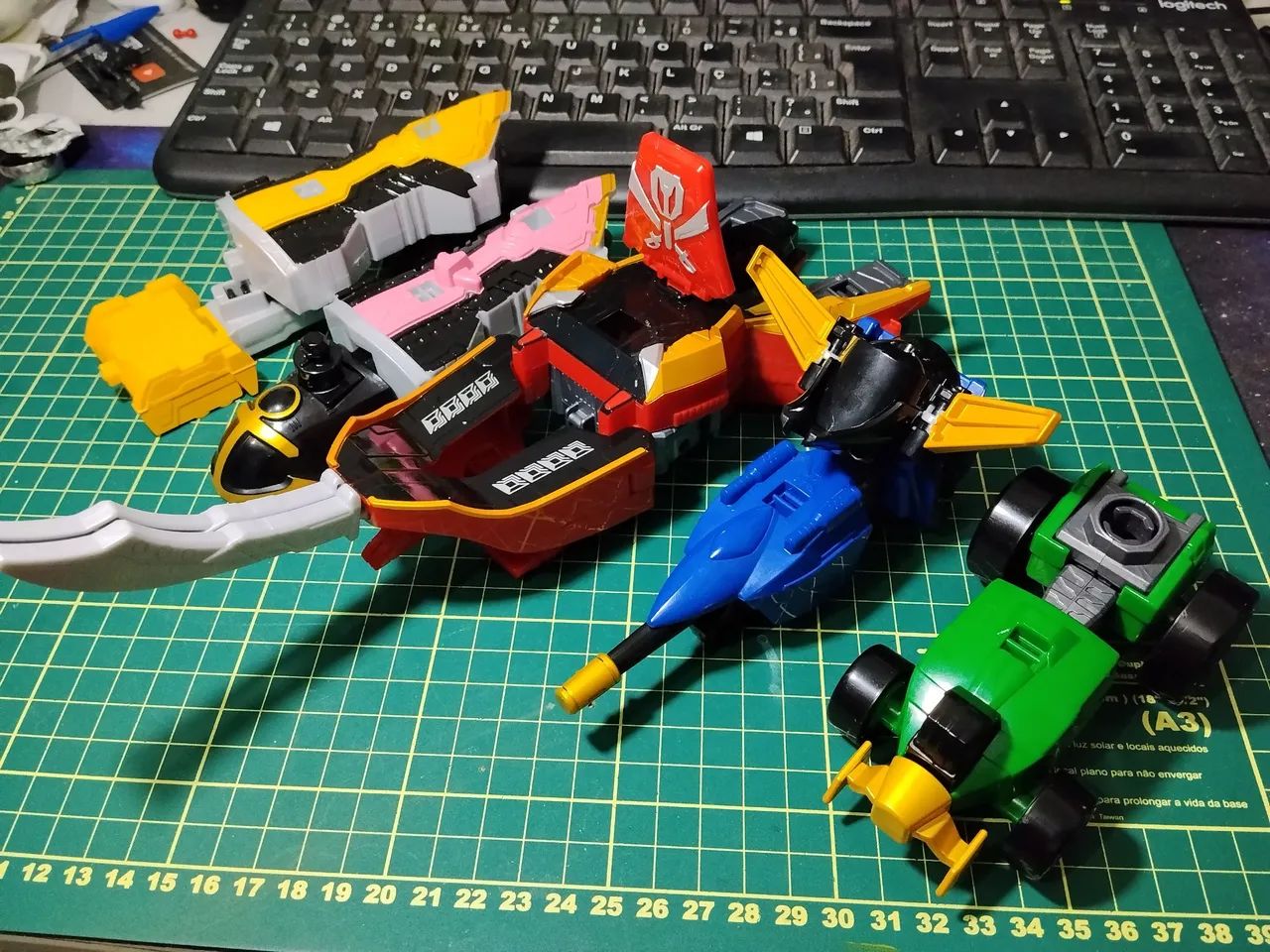 Megazord power ranger super megaforce gokaiger - Foto 2