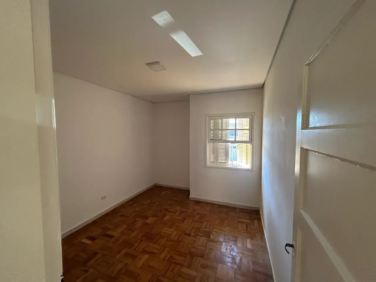 Casa com quintal grande e reformada! - Foto 4