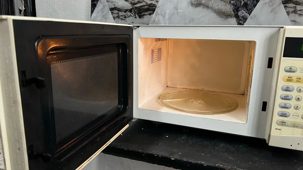 Micro-ondas Electrolux ME18S 17L - Funcionando - Foto 4