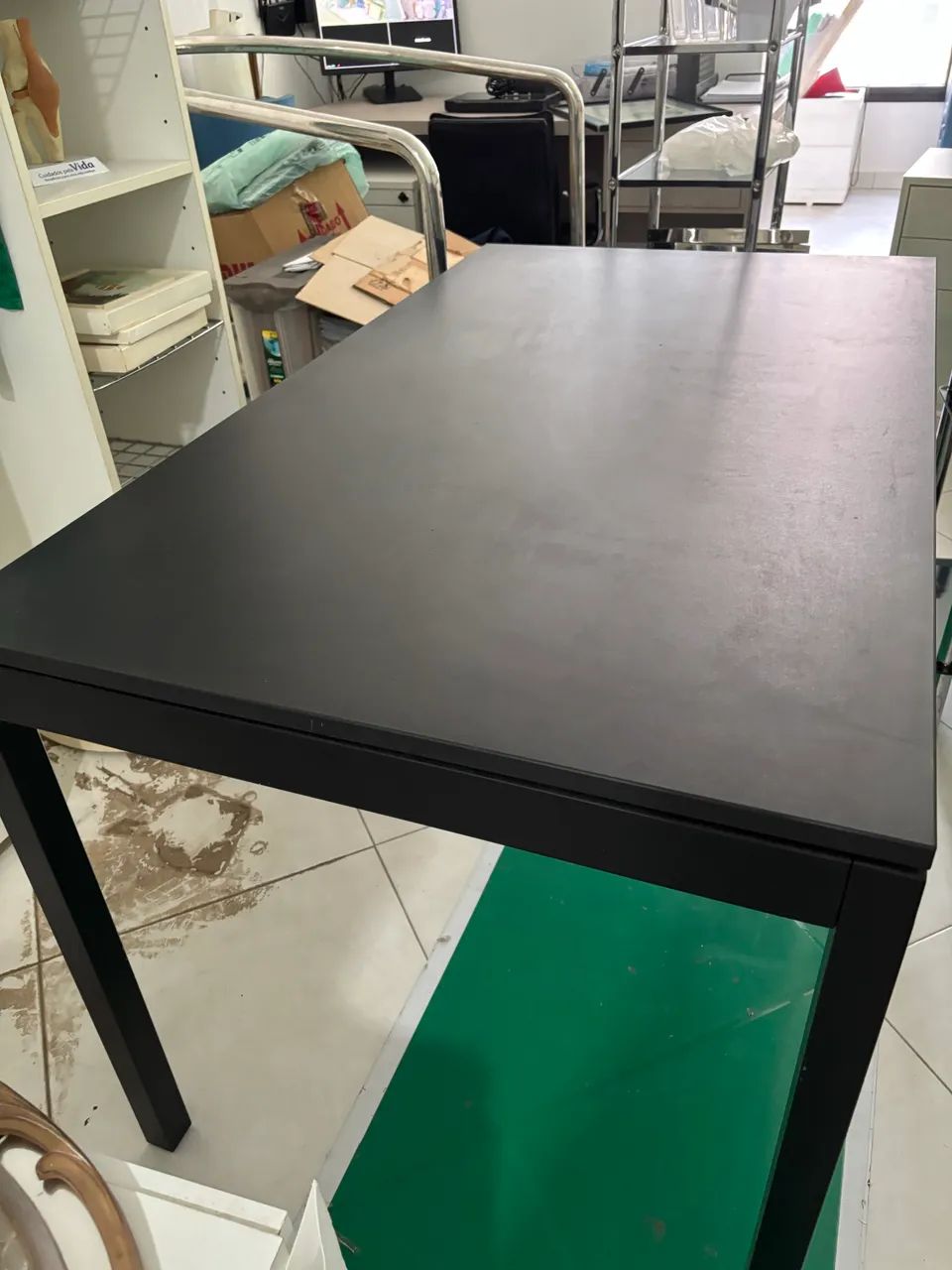 Mesa escritório bem conservada e pouquíssimo uso - Foto 2