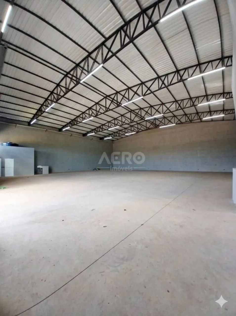 Barracão com 600 m², 8 metros de pé direito - Foto 2