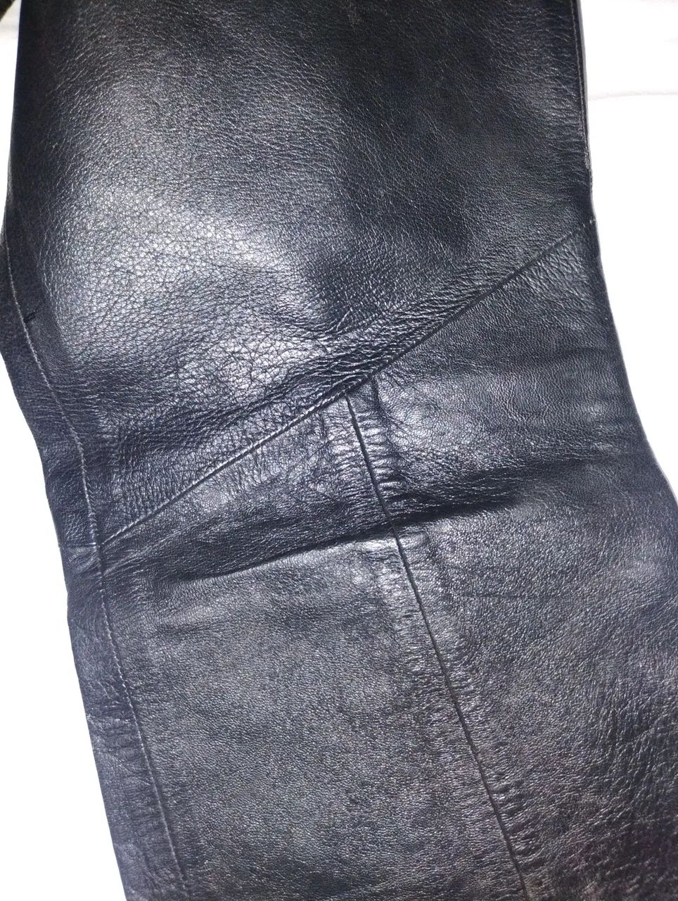Calça Couro Legítimo Preta Mr. Ghost Tamanho P - Original - Impecável - Foto 2