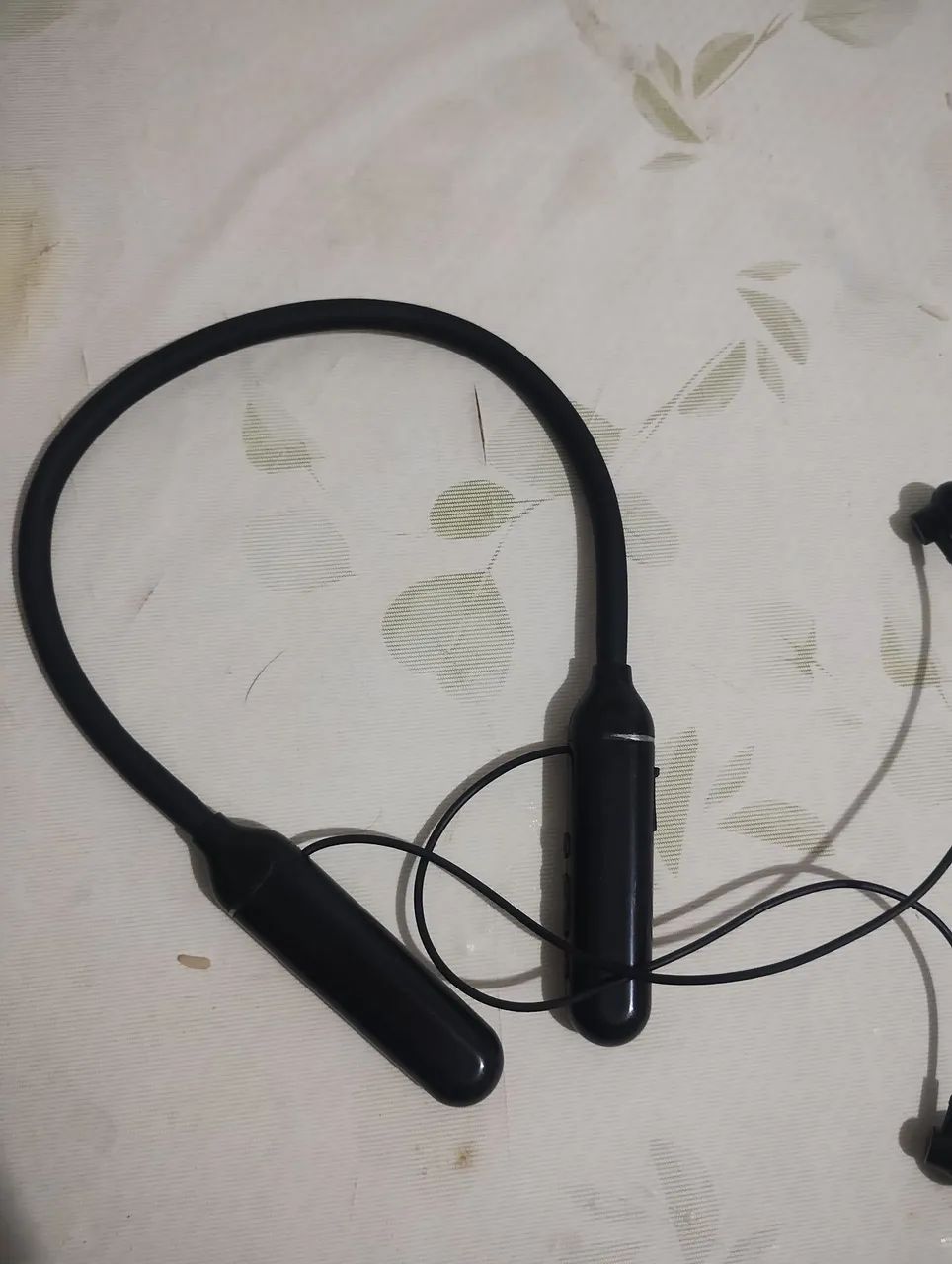 Fone de ouvido bluetooth JBL