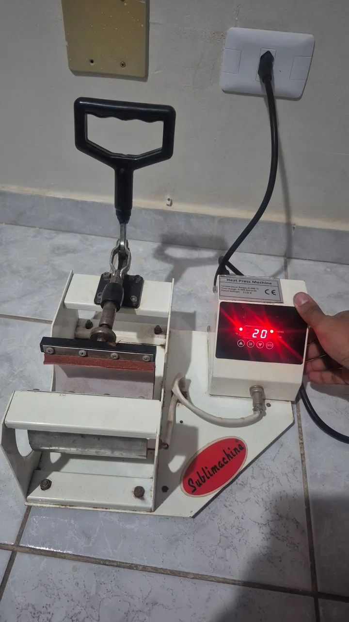 Máquina de estampar copos e caneca 