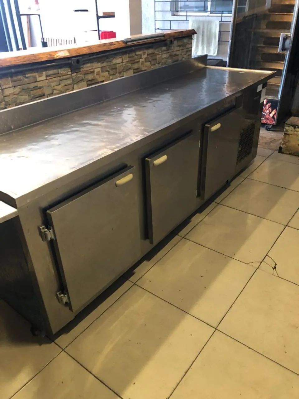 BALCÃO REFRIGERADO DE ENCOSTO