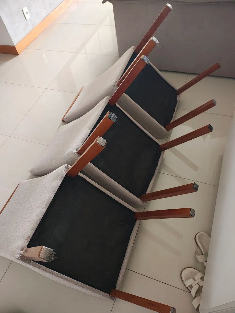 3 cadeiras usadas estofadas para mesa de jantar - Foto 2