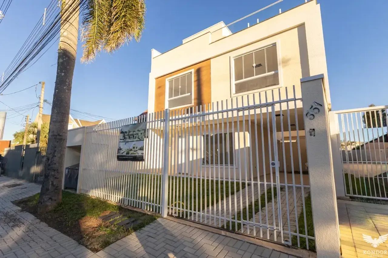 Sobrado na ORLEANS com 161,59m²