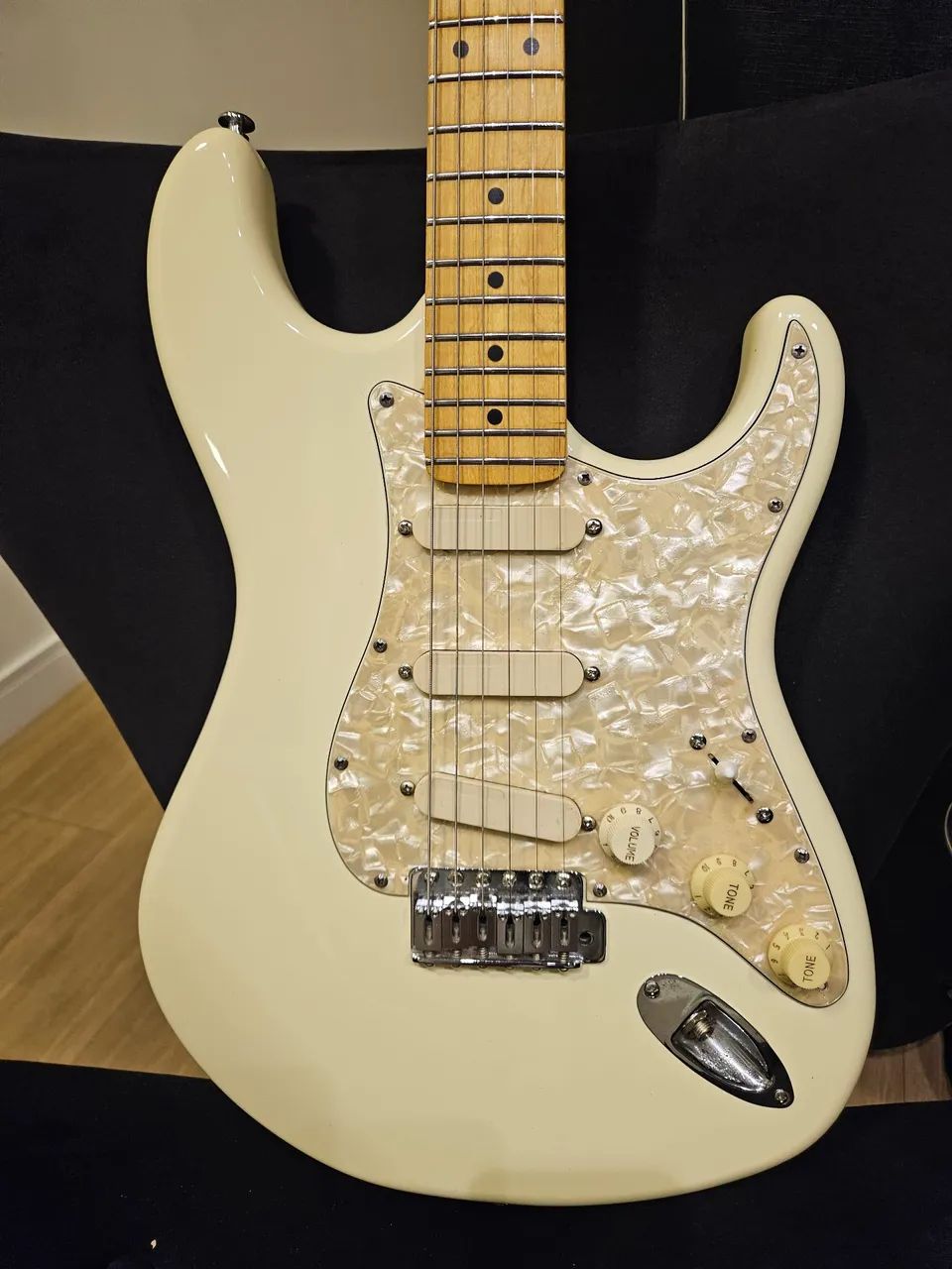 Mv Strato com caps Fender Lace Sensor