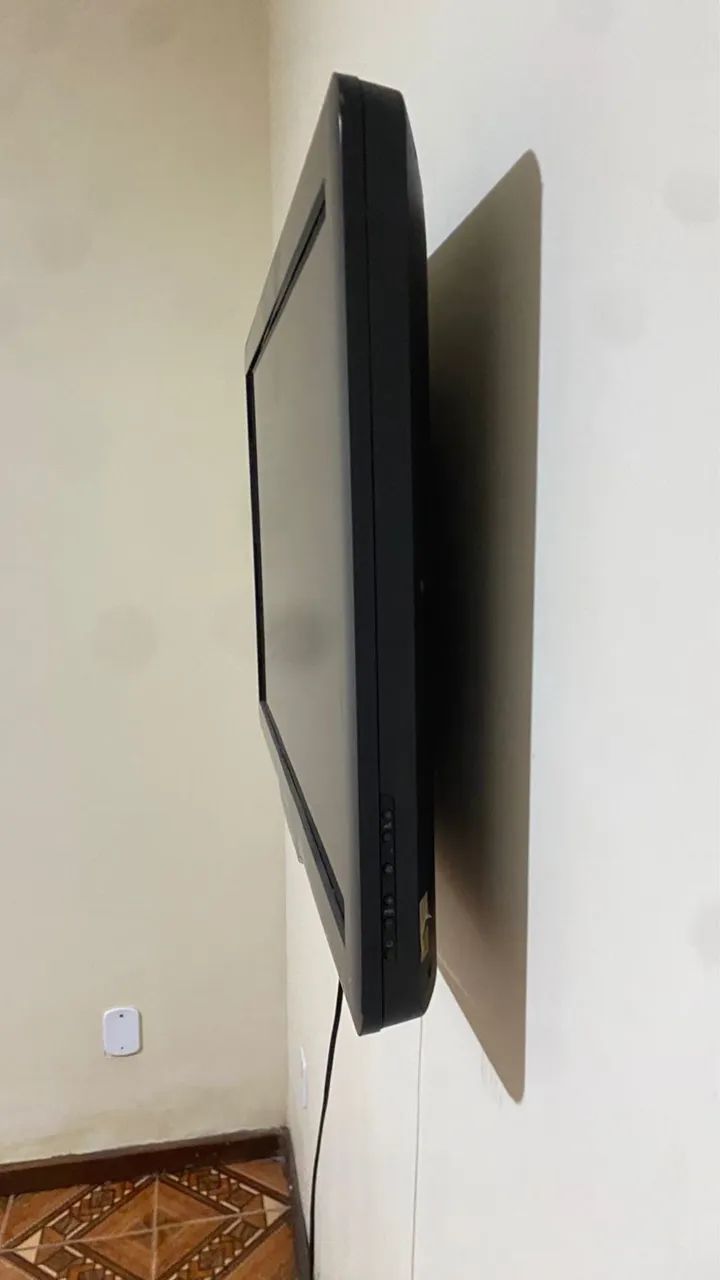 Vende - se TV para consertar ou retirar peças - Foto 2