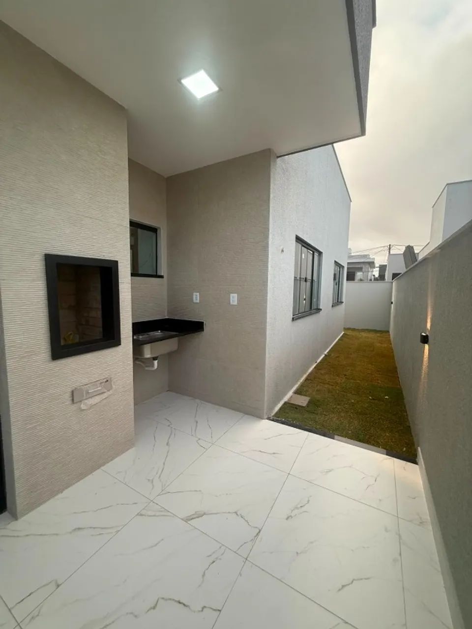 Condomínio Ecoville 1 - Casa Térrea 3/4 com 2 suítes de 120 m², 2 vagas por 680.000,00 - Foto 3