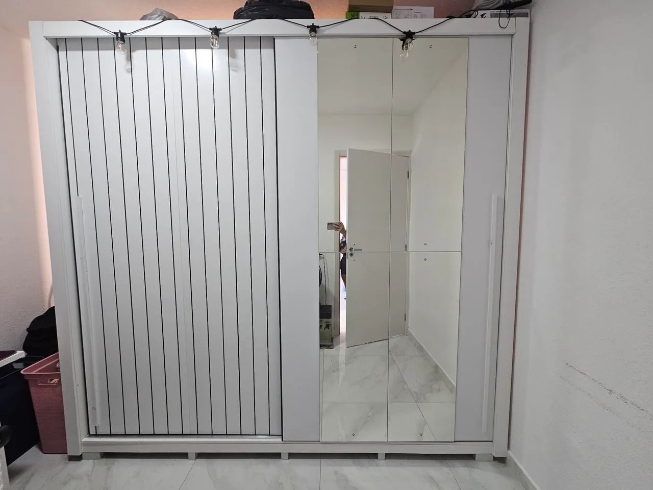 Guarda-Roupa Casal Ripado com Espelhos e Gavetas