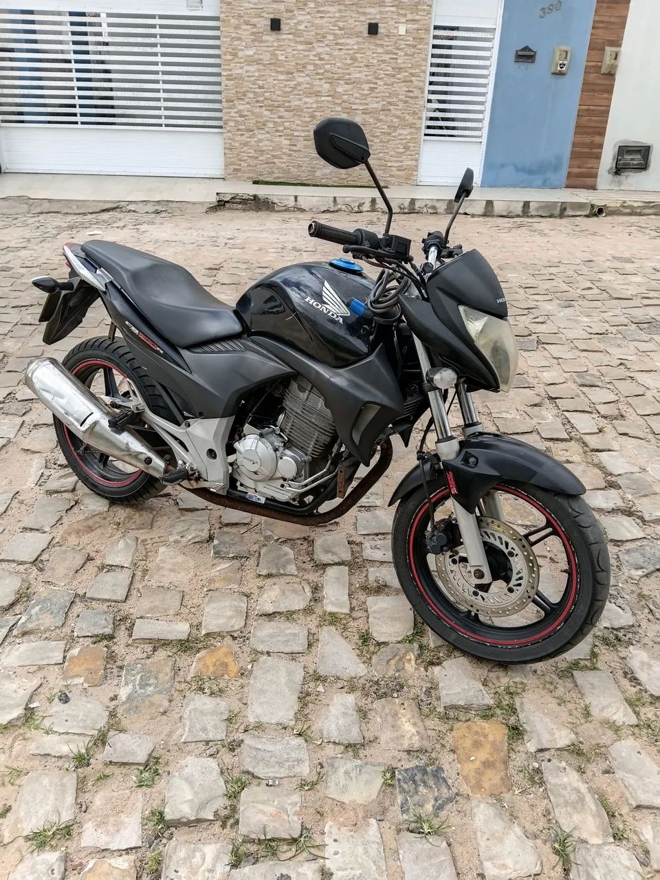 CB 300