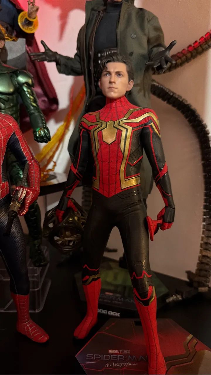 HOT TOYS Spider-Man Integrated Suit ? No Way Home - Hobbies e