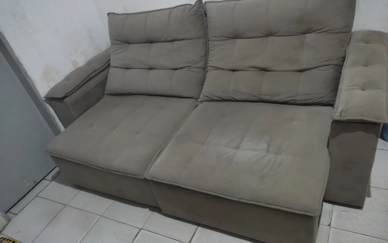 Vende-se sofá retrátil e reclinável 