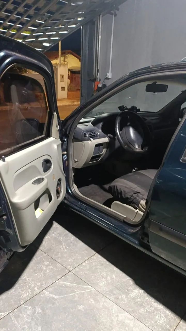 Renault Clio RL Alize/ Authent. 1.6 16V 110cv 5P 2004 - Foto 5