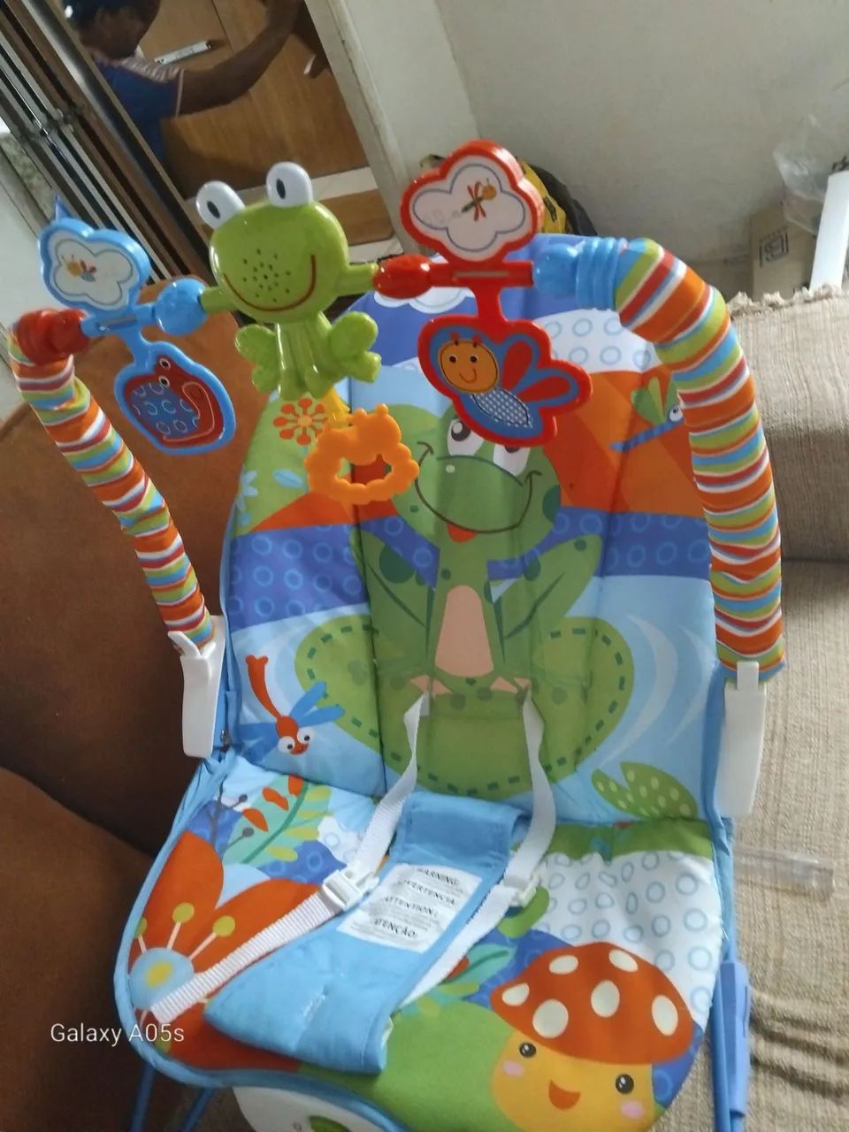 Cadeira confortável que canta Pra bebê dormir  - Foto 2