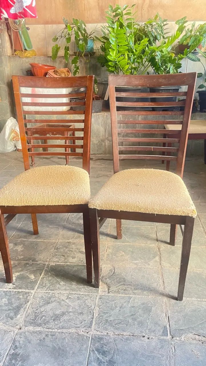 2 cadeira de madeira