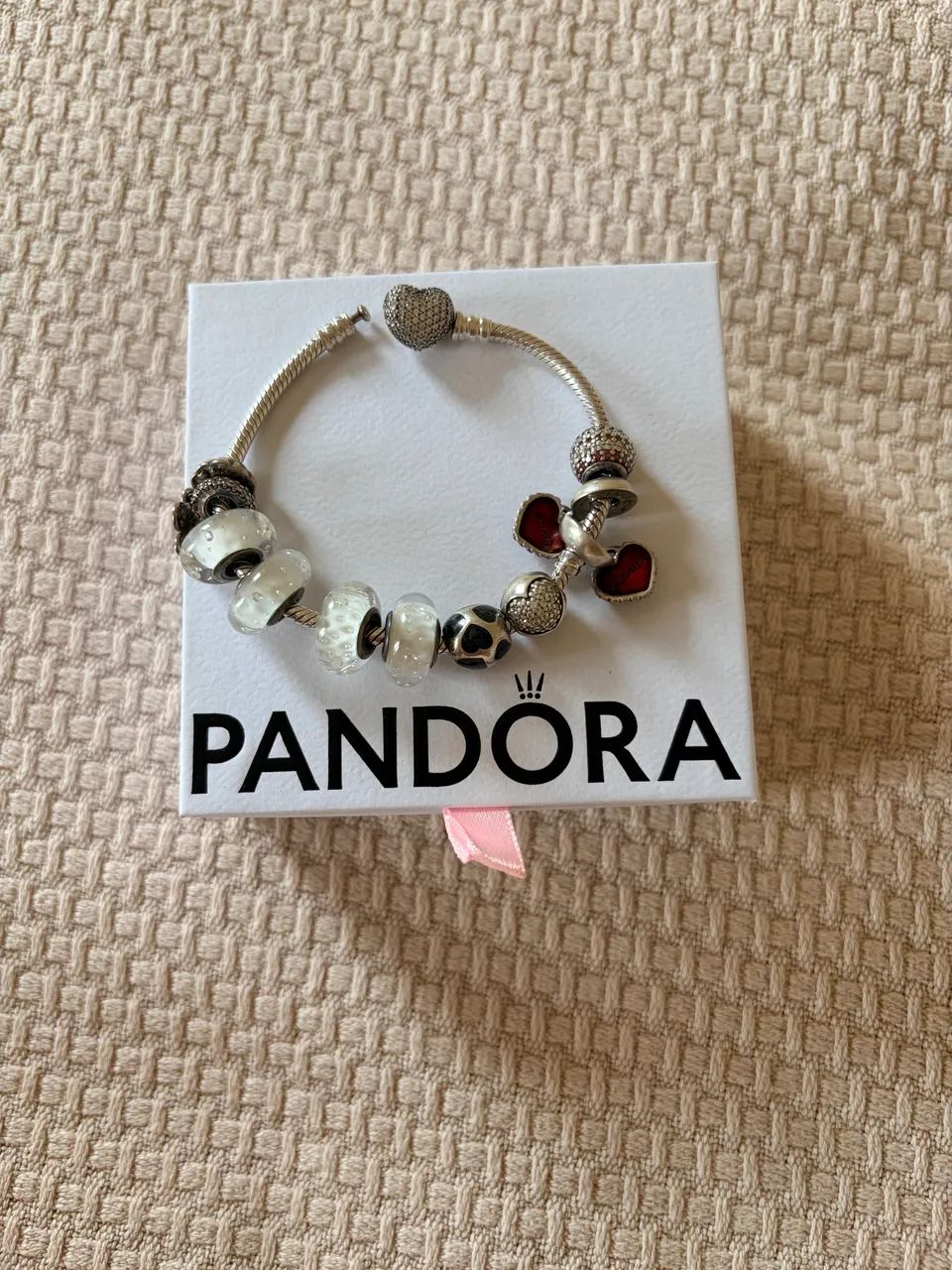 Pulseira Pandora com berloques
