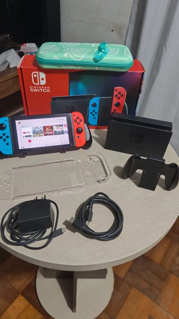 Vende-se Nintendo Switch V2 (Com 6 Acessórios* EXTRAS)