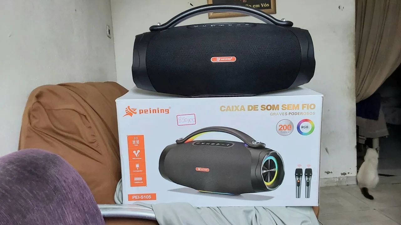 Caixa de som Peining Bluetooth, com 2 microfones sem fio, graves exelentes.Com nota fiscal - Foto 2