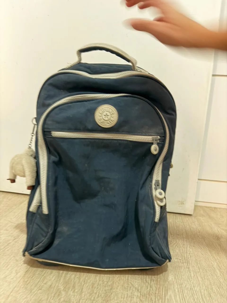 Mochila da kippling de rodinha usada + estojo usado
