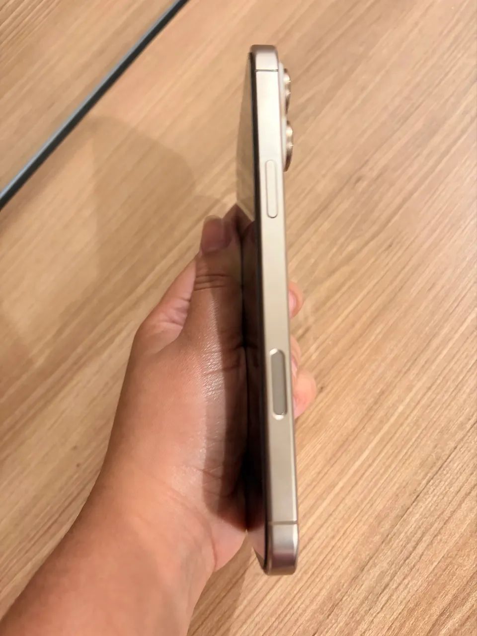 iPhone 16 Pro Max 256gb Desert titanium  - Foto 2