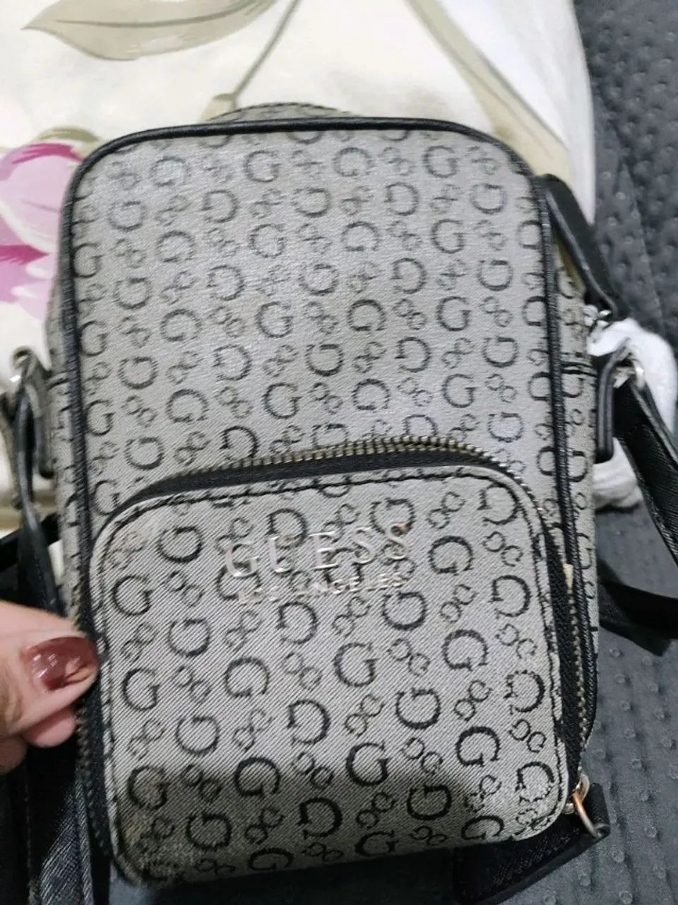 Bolsa Guess Transversal Cinza