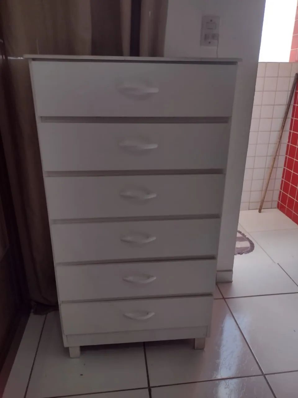 Cômoda com 6 gavetas 