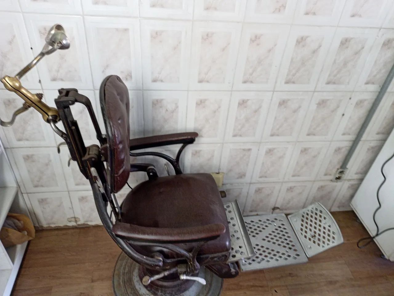 Vende cadeira de barbeiro  - Foto 4