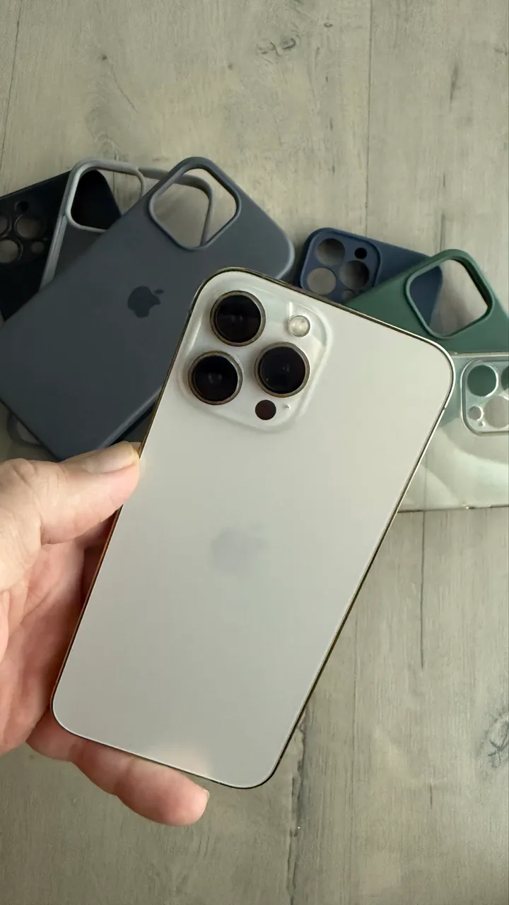 iPhone 13 Pro Max 128GB silver - Celulares e Smartphones