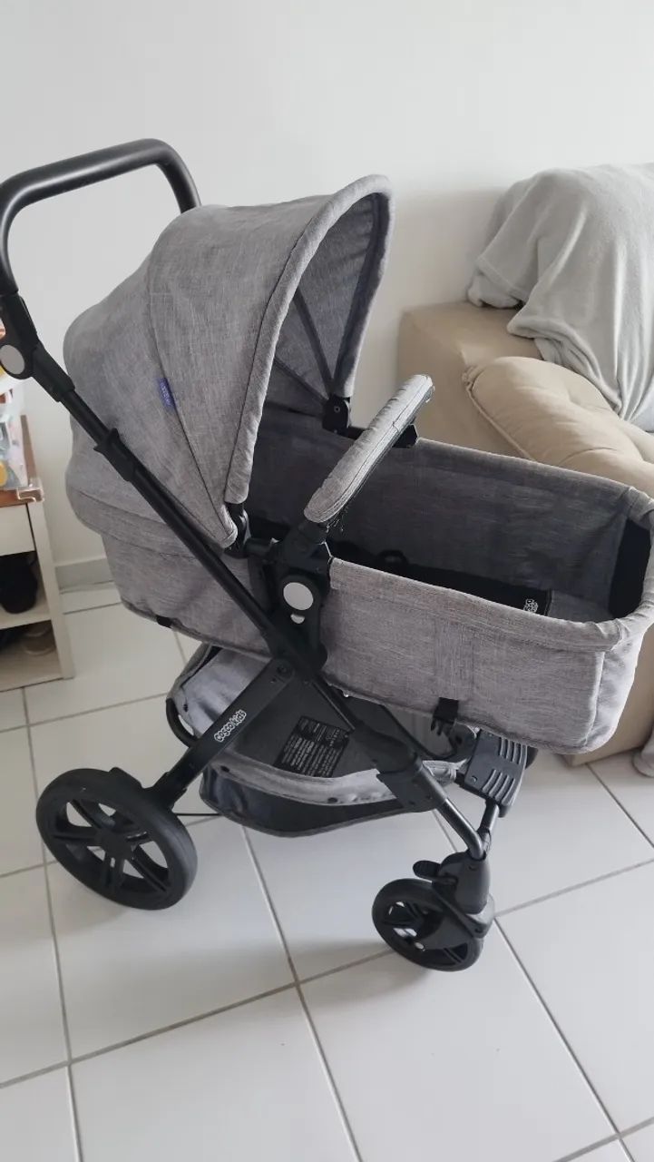 Carrinho de bebê+ bebê conforto 