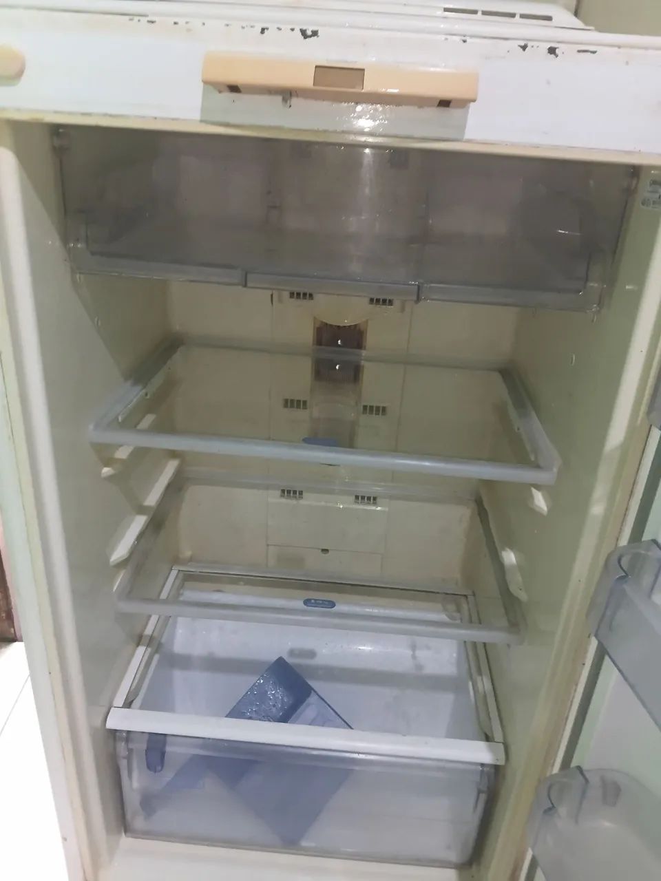 Geladeira com defeito - Foto 5