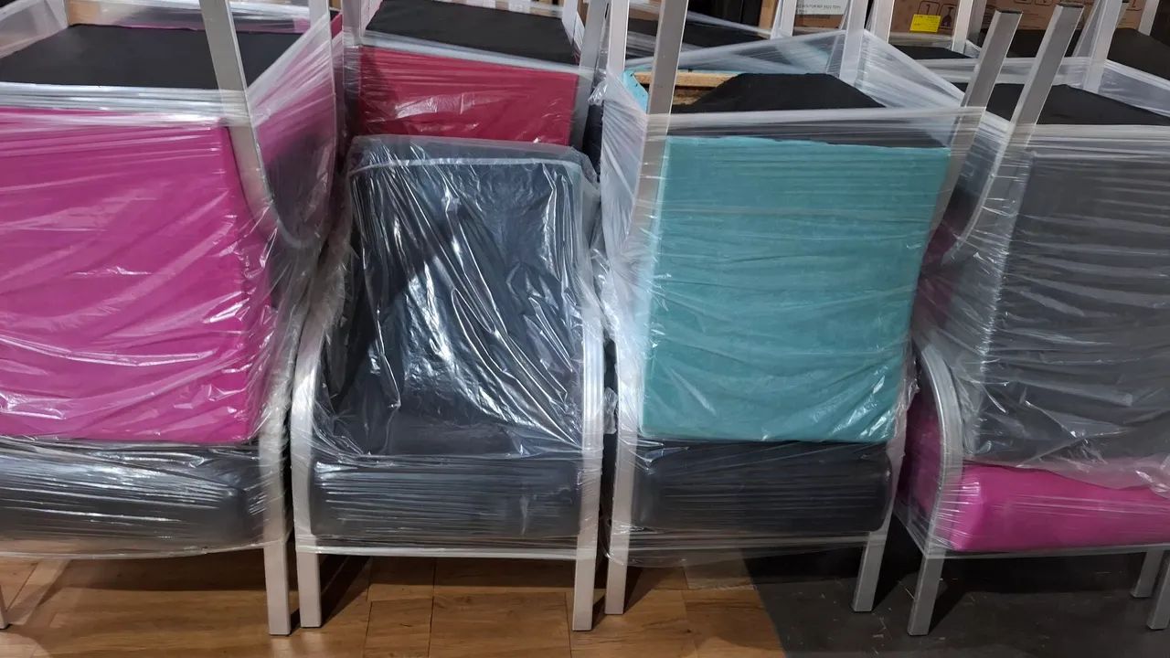 Poltrona suede,cores variadas  - Foto 4