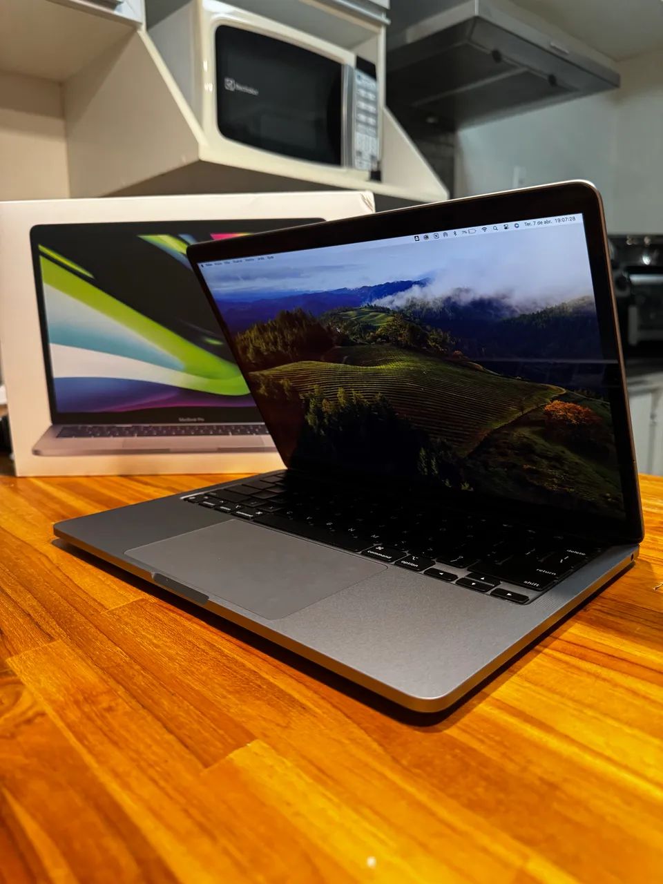 MacBook m2 pro 8gb 256
