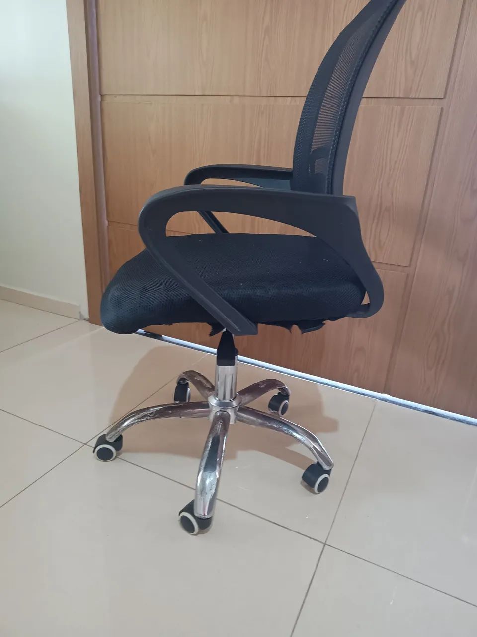 Cadeira para escritório usada  - Foto 2