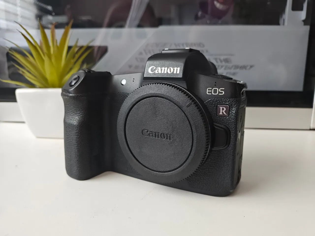 Canon R