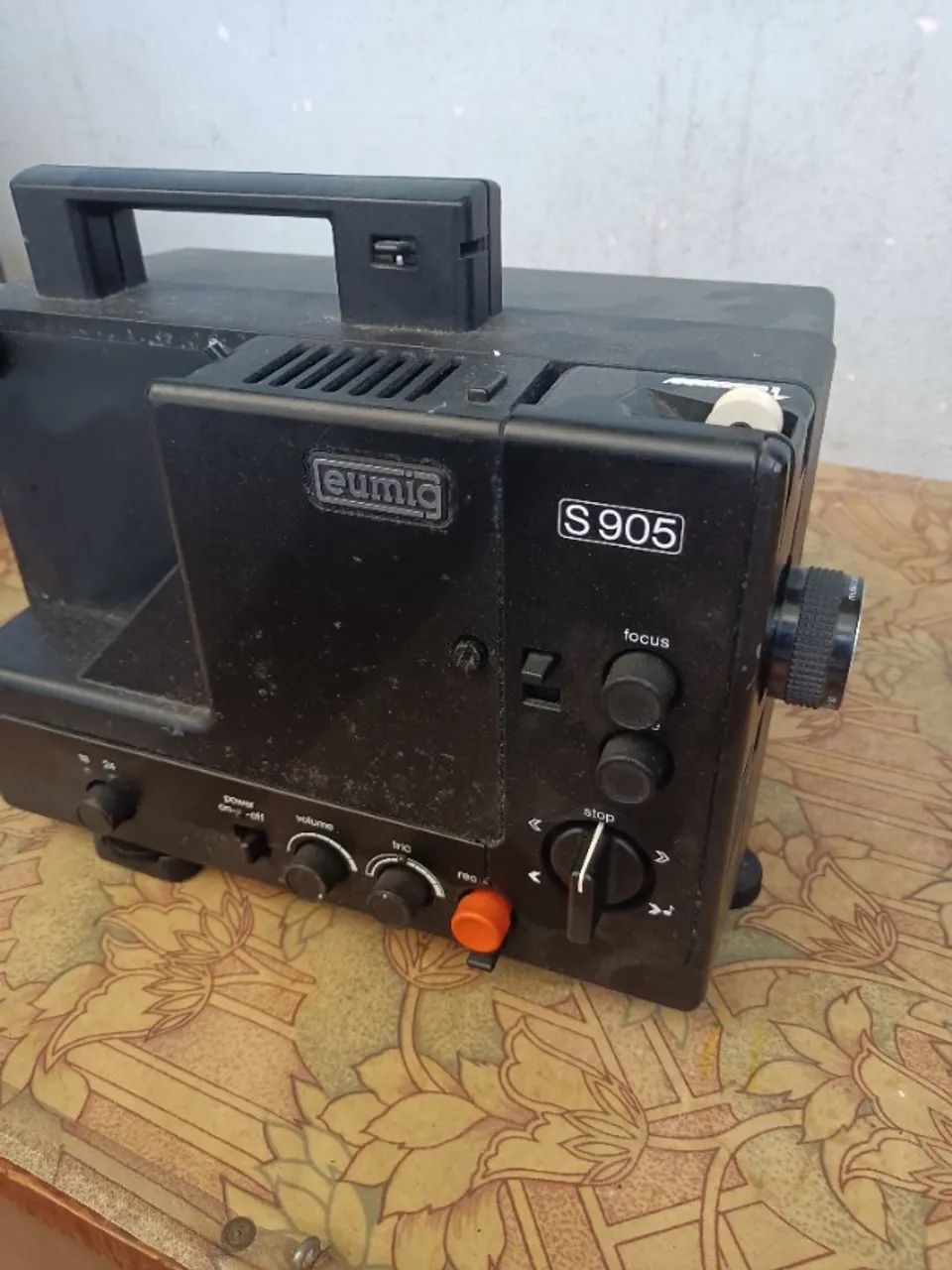 CONJUNTO DE DOIS PROJETORES SUPER 8 E MAVIOLA