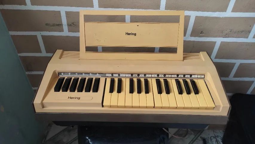 Piano Hering