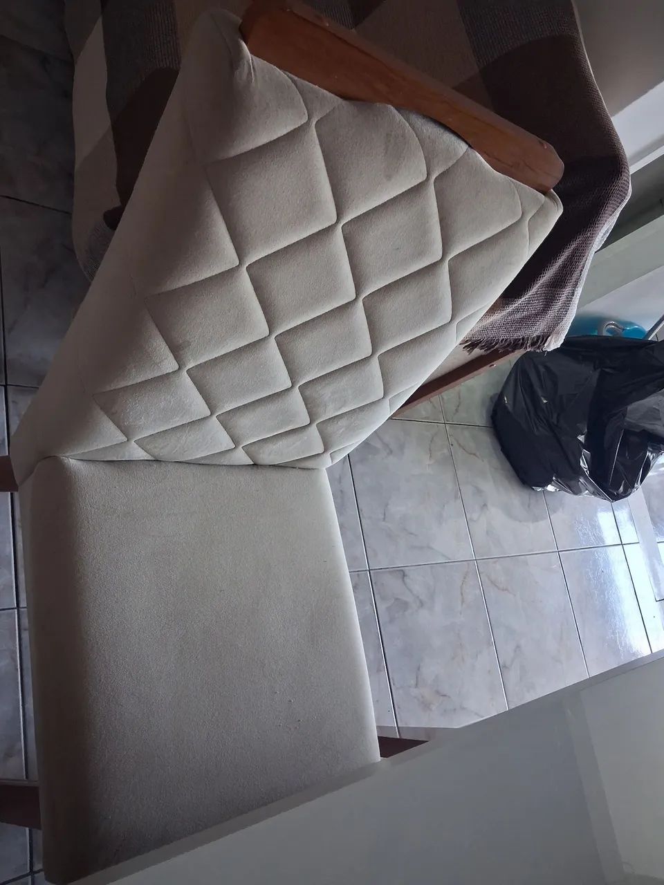 Vendo uma mesa 4 cadeira  1,200 - Foto 3